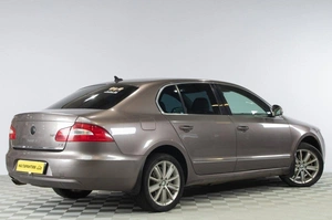 Лифтбек Skoda Superb 2011 года, 929000 рублей, Челябинск