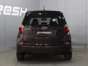 Хетчбэк Toyota Ractis 2013 года, 1070000 рублей, Омск