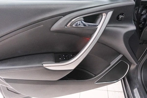 Хетчбэк Opel Astra 2011 года, 629000 рублей, Красноярск