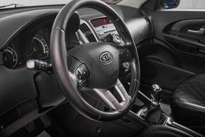 Хетчбэк Kia Ceed 2010 года, 869000 рублей, Томск