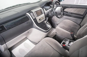 Минивэн Toyota Alphard 2006 года, 1999000 рублей, Томск