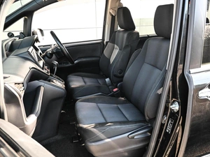 Минивэн Toyota Voxy 2016 года, 1999000 рублей, Кирилловка