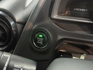 Хетчбэк Mazda Demio 2015 года, 855000 рублей, Красноярск