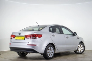 Седан Kia Rio 2016 года, 1039000 рублей, Оренбург