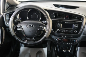 Хетчбэк Kia Ceed 2012 года, 969000 рублей, Омск