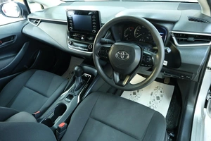 Седан Toyota Corolla 2019 года, 2299000 рублей, Омск