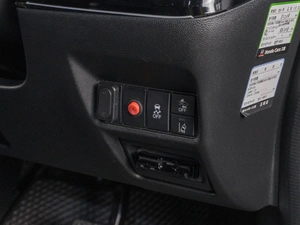 Минивэн Honda Stepwgn 2016 года, 2159000 рублей, Сургут