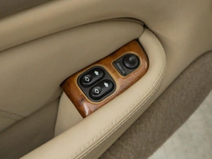 Купе Jaguar XKR 2003 года, 2119050 рублей, Москва