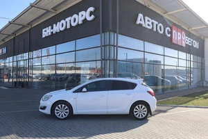 Хэтчбек Opel Astra 2013 года, 920000 рублей, Мирное