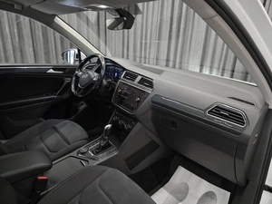 Внедорожник Volkswagen Tiguan 2017 года, 2199000 рублей, Красноярск