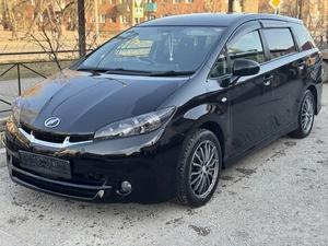 Минивэн Toyota Wish 2009 года, 610000 рублей, Красноярск