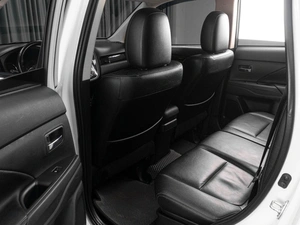 Внедорожник Mitsubishi Outlander 2016 года, 1949000 рублей, Тюмень