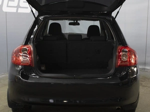 Хетчбэк Toyota Auris 2007 года, 680000 рублей, Омск