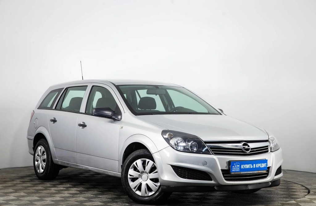 Универсал Opel Astra 2011 года, 699000 рублей, Пермь