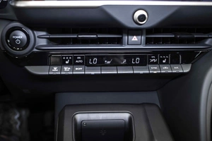 Седан Toyota Crown 2023 года, 6999999 рублей, Москва