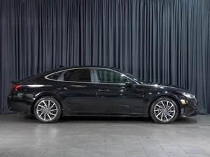 Седан Hyundai Sonata 2019 года, 2440000 рублей, Волгоград
