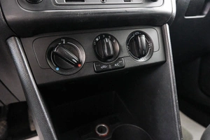 Седан Volkswagen Polo 2016 года, 989000 рублей, Красноярск