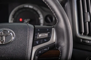 Внедорожник Toyota Land Cruiser 2018 года, 6739000 рублей, Томск