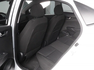 Седан Hyundai Solaris 2021 года, 1475000 рублей, Красный Пахарь