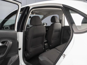 Седан Volkswagen Polo 2017 года, 950000 рублей, Омск