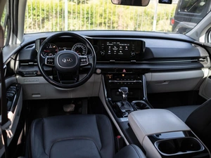 Минивэн Kia Carnival 2021 года, 4099000 рублей, Большой Сочи