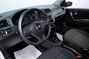 Седан Volkswagen Polo 2019 года, 949000 рублей, Челябинск
