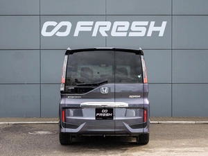 Минивэн Honda Stepwgn Spada 2017 года, 2280000 рублей, Краснодар