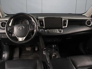 Внедорожник Toyota RAV4 2014 года, 1750000 рублей, Омск