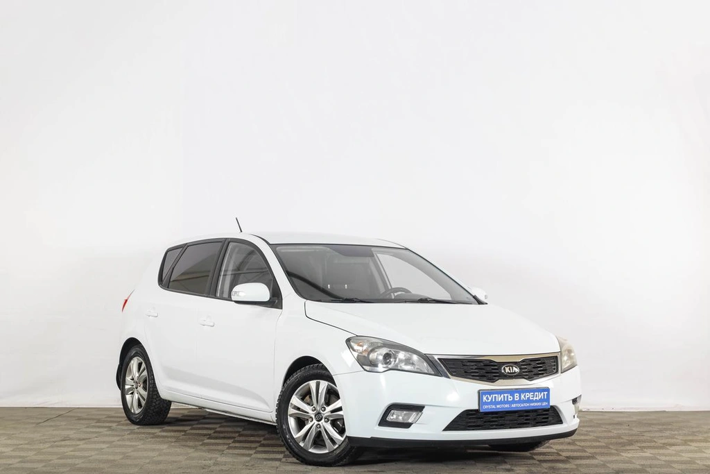 Хетчбэк Kia Ceed 2011 года, 999000 рублей, Тюмень