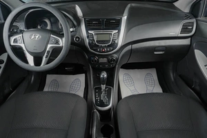 Седан Hyundai Solaris 2013 года, 899000 рублей, Тюмень