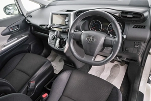 Минивэн Toyota Wish 2011 года, 1449000 рублей, Красноярск