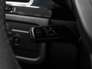 Внедорожник Volkswagen Touareg 2011 года, 1584000 рублей, Воронеж