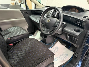 Минивэн Honda Freed 2008 года, 799000 рублей, Красноярск
