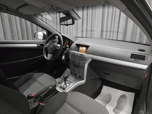 Хетчбэк Opel Astra GTC 2010 года, 549000 рублей, Красноярск