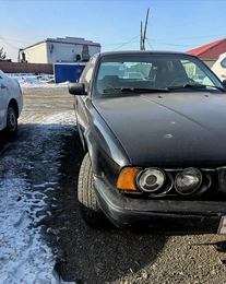Седан BMW 5 серия 1989 года, 240000 рублей, Солонцы