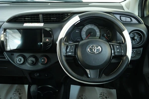 Хетчбэк Toyota Vitz 2019 года, 1069000 рублей, Омск