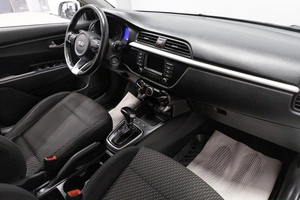 Хетчбэк Kia Rio X-Line 2018 года, 1089000 рублей, Новосибирск