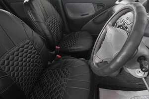 Хетчбэк Toyota Vitz 2000 года, 329000 рублей, Кемерово