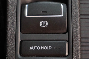 Внедорожник Volkswagen Tiguan 2012 года, 1529000 рублей, Тюмень