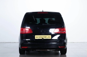 Минивэн Volkswagen Touran 2010 года, 839000 рублей, Челябинск