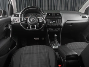Седан Volkswagen Polo 2016 года, 1369000 рублей, Тюмень