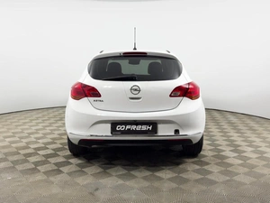 Хетчбэк Opel Astra 2013 года, 769900 рублей, Казань