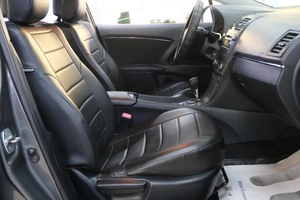 Седан Toyota Avensis 2009 года, 949000 рублей, Омск