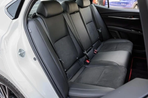 Седан Toyota Camry 2024 года, 4499000 рублей, Ульяновск