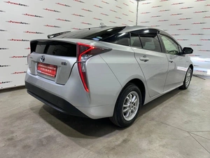 Лифтбек Toyota Prius 2016 года, 1295000 рублей, Красноярск