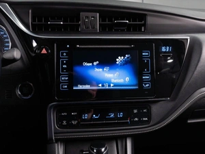 Седан Toyota Corolla 2018 года, 1749040 рублей, Тюмень