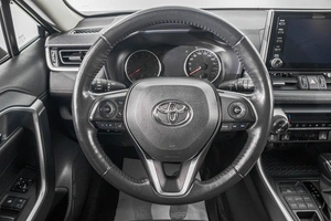 Внедорожник Toyota RAV4 2021 года, 3599000 рублей, Барнаул