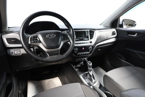 Седан Hyundai Solaris 2017 года, 999000 рублей, Новосибирск