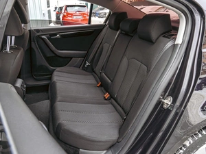 Седан Volkswagen Passat 2011 года, 1020000 рублей, Краснодар