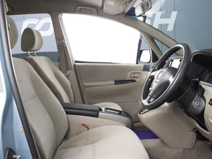 Минивэн Toyota Corolla Spacio 2003 года, 625000 рублей, Омск